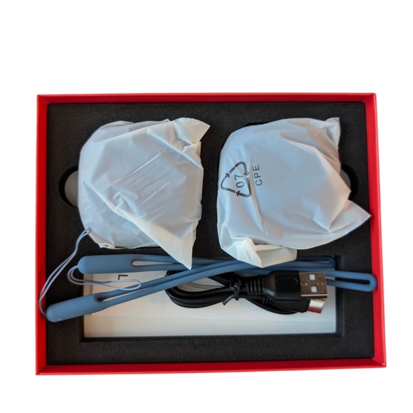 NWT Okayice Pocket Size Hand Warmers Rechargeable 2 Pack Ultrathin Electric - Picture 3 of 3